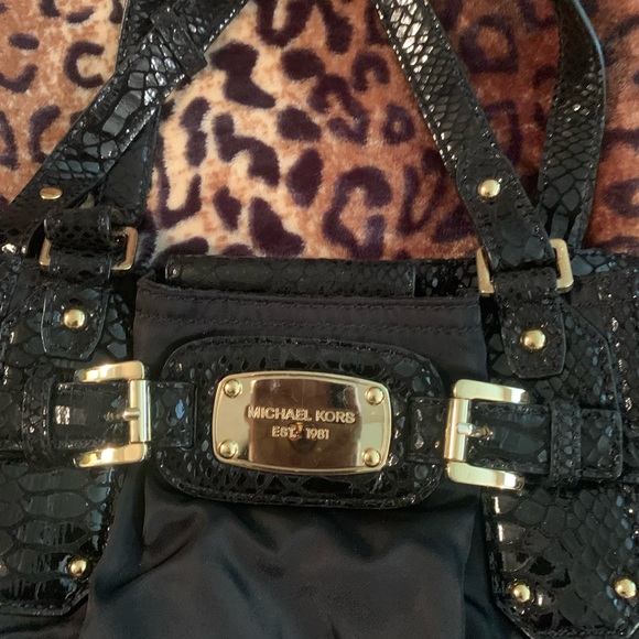 MICHAEL KORS BLACK LEATHER NYLON BAG, EXCELLENT CONDITION. - Picture 2 of 8